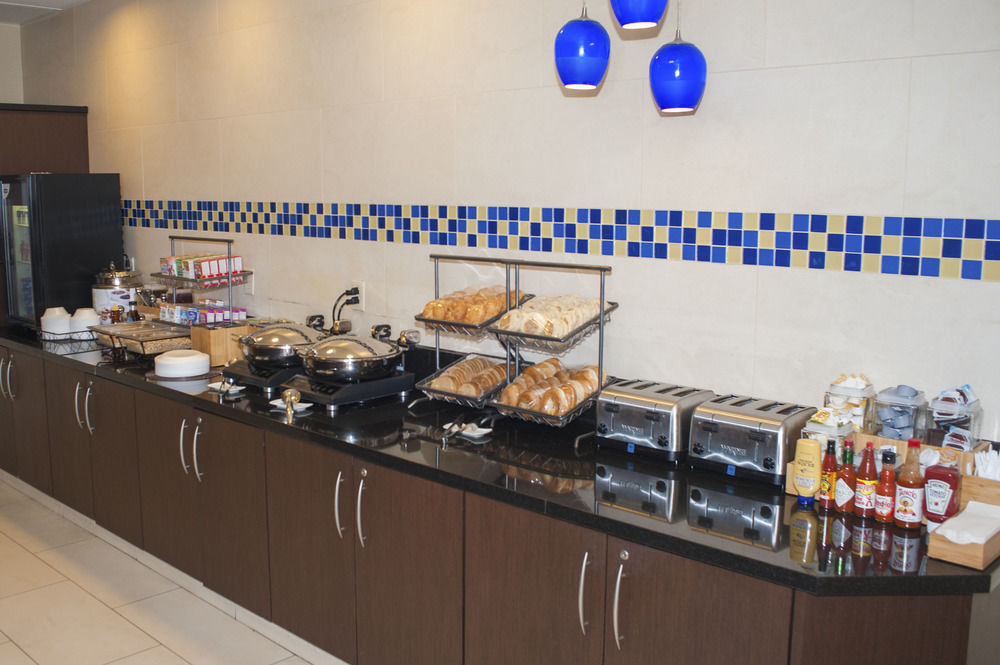 Springhill Suites Chesapeake Greenbrier Exterior foto